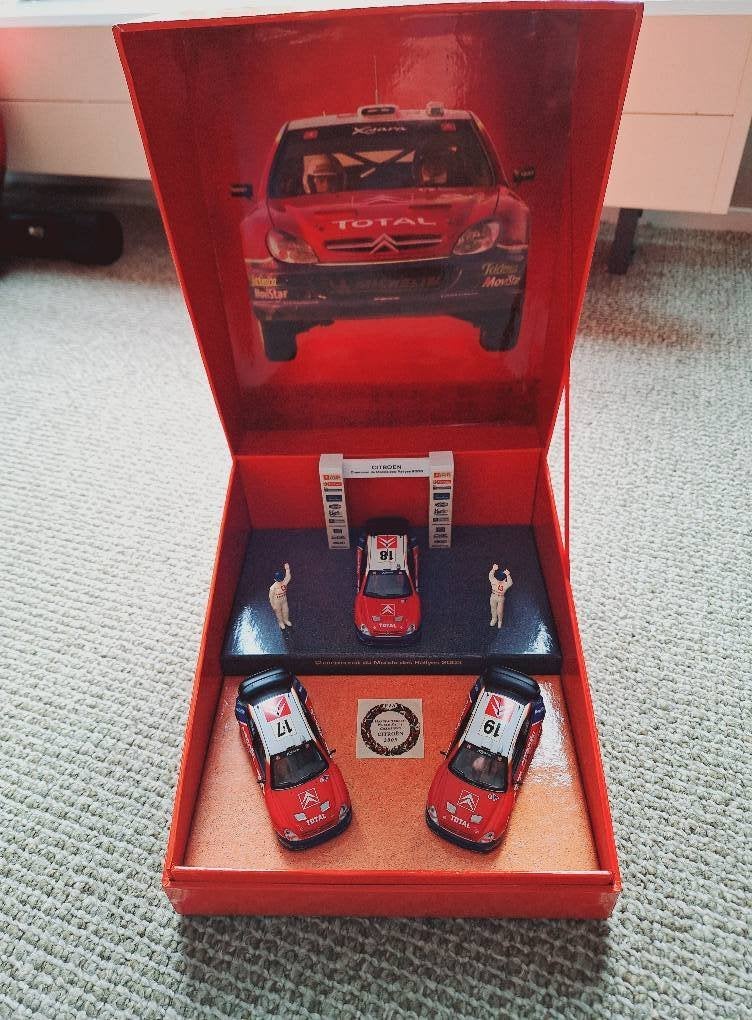 Collectors box, Citroen Xsara WRC Worldchampion uit 2003🏁, Hobby & Loisirs créatifs, Enlèvement ou Envoi, Comme neuf, Voiture