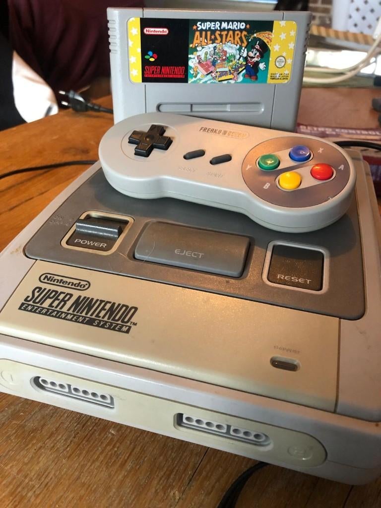 Super Nintendo (SNES) + game, controller, game boy adapter, Ophalen of Verzenden, Zo goed als nieuw, Met 2 controllers, Met Super GameBoy adapter