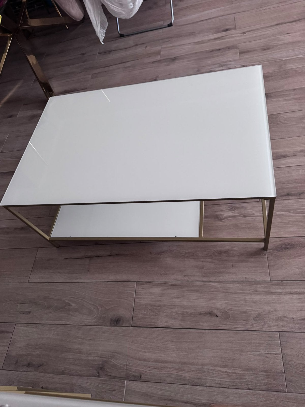 Table basse en or blanc, Maison & Meubles, Enlèvement, Comme neuf