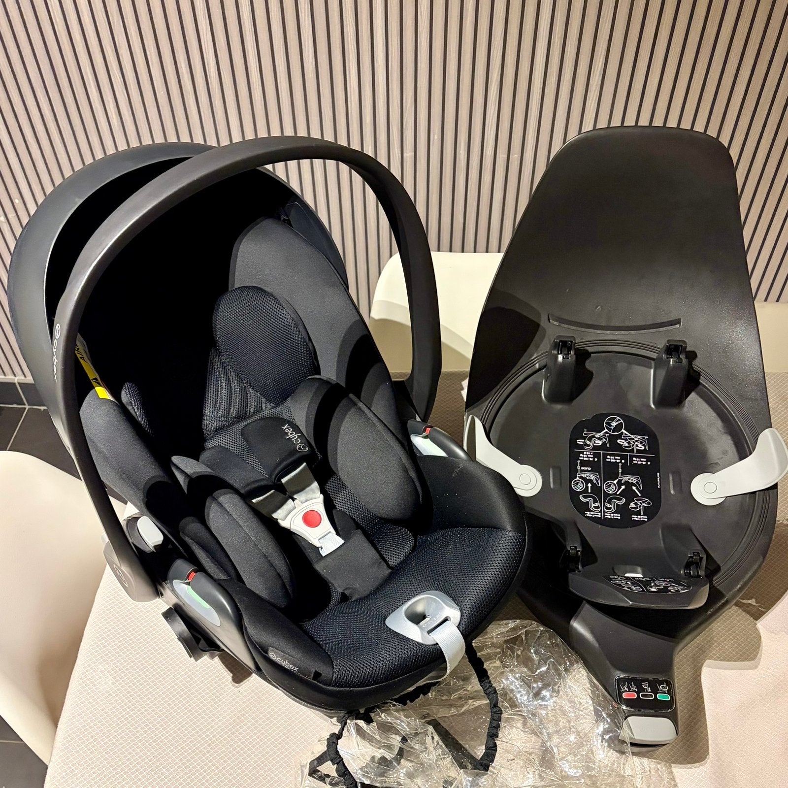Cybex Cloud T Plus + Base isofix, Autres marques, 0 à 18 kg, Comme neuf, Enlèvement