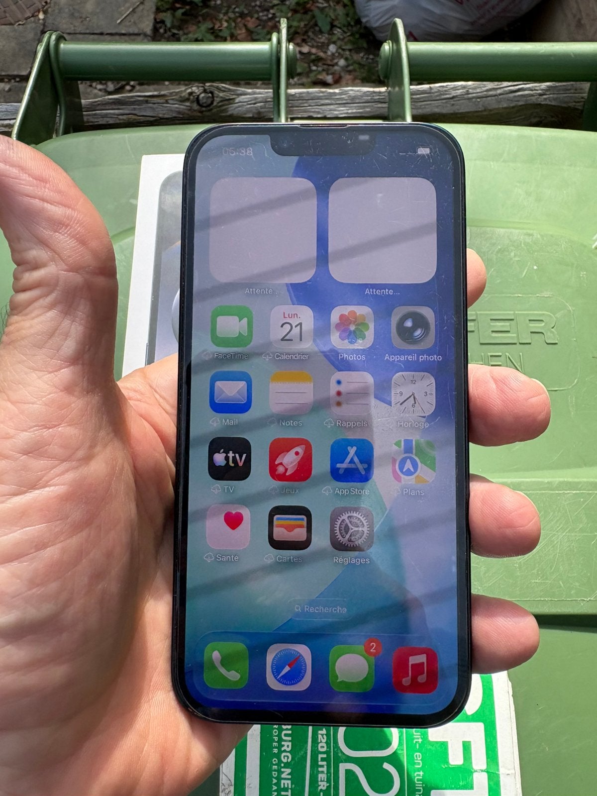 iPhone 16 e, Enlèvement, Comme neuf, IPhone 16
