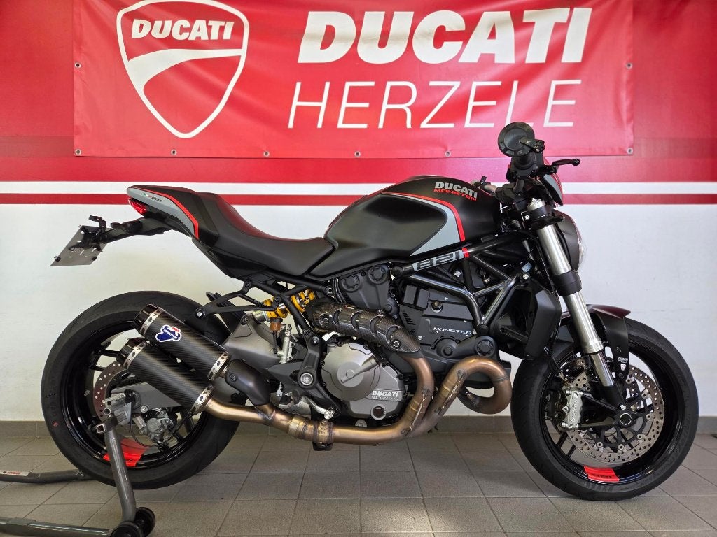Monster 821 Dark Stealth, Motos, Échappement sport, Permis Moto A, Entreprise, Occasion