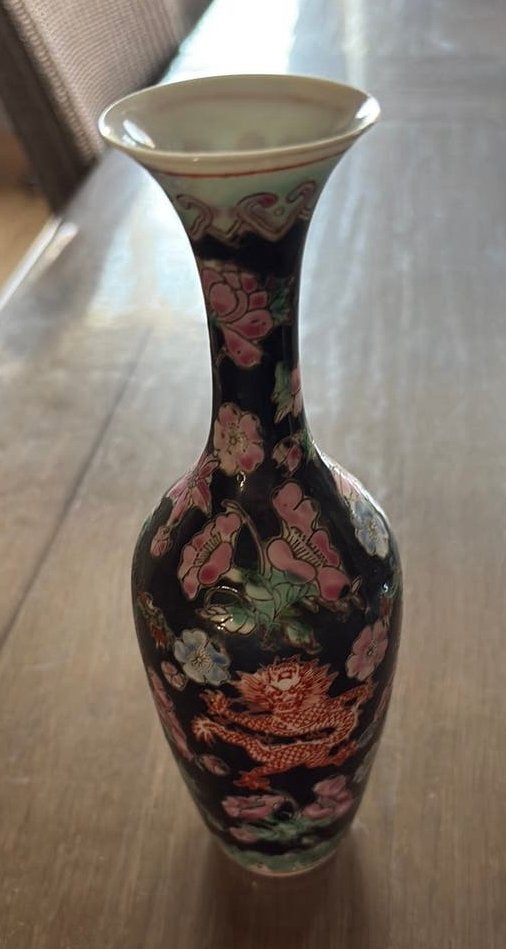 Vase en porcelaine  China Famille Noire avec dragon 20 cm, Enlèvement ou Envoi