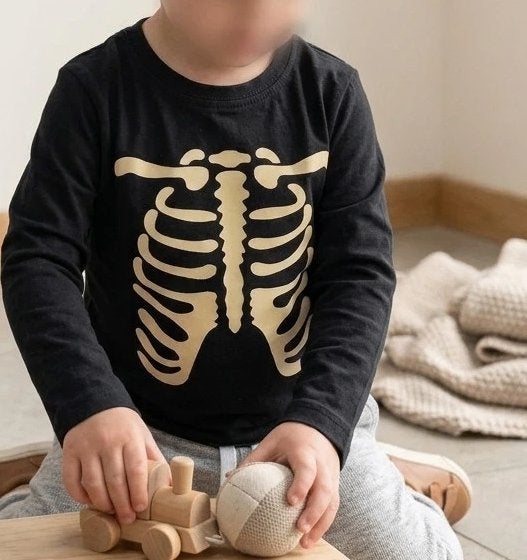 Geraamte t-shirt met lange mouwen van Zeeman - maat 98/104, Enfants & Bébés, Zeeman, Garçon ou Fille, Enlèvement ou Envoi, Chemise ou À manches longues