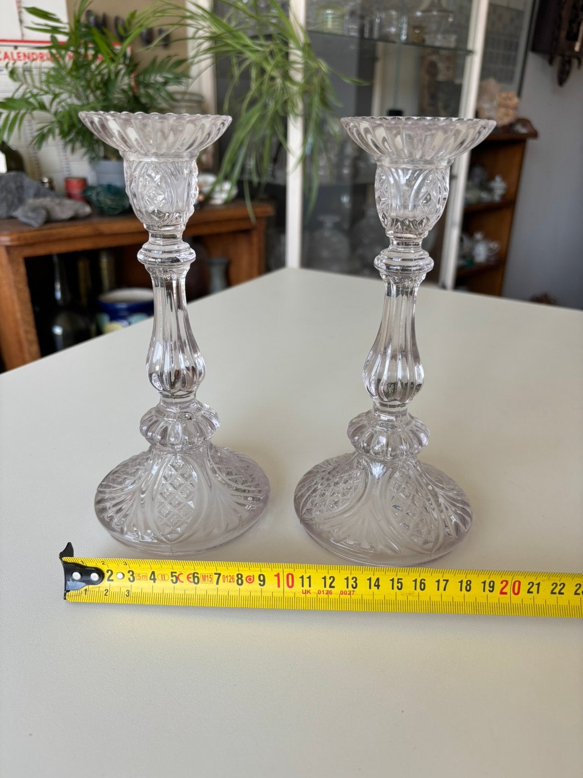 2 bougeoirs anciens en verre signés Val Saint Lambert, Enlèvement, Verre