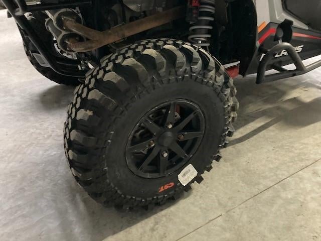 3 stuks te koop CTS BANDEN 33" op velg 15 buggy polaris rzr, Enlèvement, Utilisé