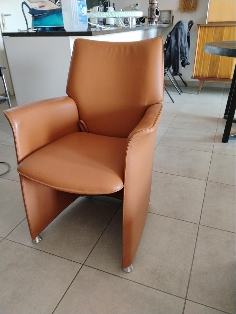 Zetel leder. Leolux, Enlèvement