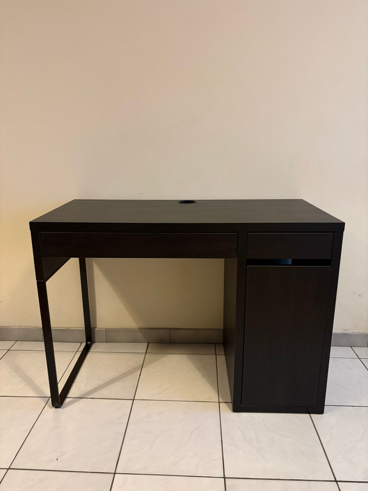 Ikea MICKE desk EXCELLENT CONDITION + chair for free, Enlèvement, Comme neuf, IKEA