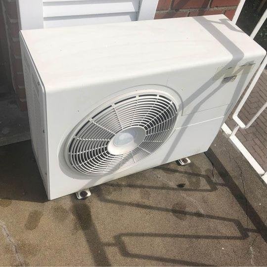 Climatiseur avec groupe exterieur  Sanyo, Electroménager, Climatiseurs, Utilisé, 100 m³ ou plus grand, Télécommande, Enlèvement