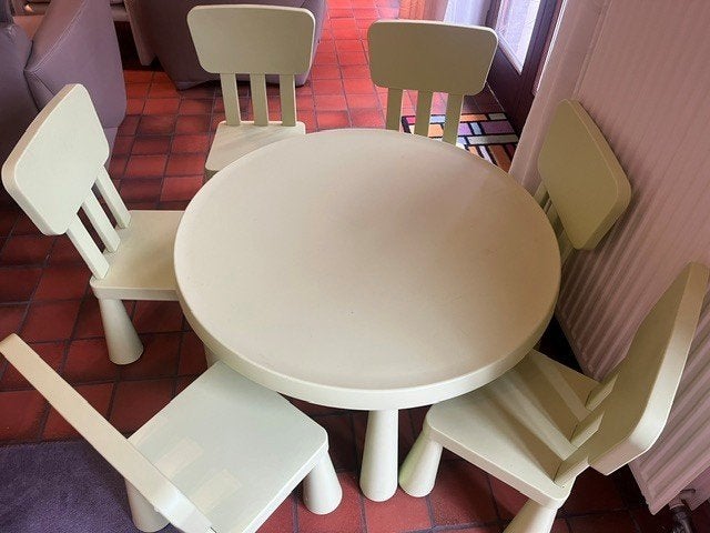 Mammut IKEA tafel lichtgroen met 6 stoelen, Kinderen en Baby's, Ophalen, Stoel(en)