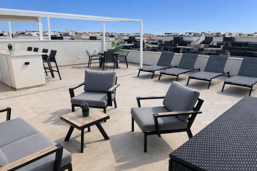 Te huur:  Penthouse met 80 m² privé rooftop, 2 slaapkamers, Costa Blanca, Wasmachine, Aan zee