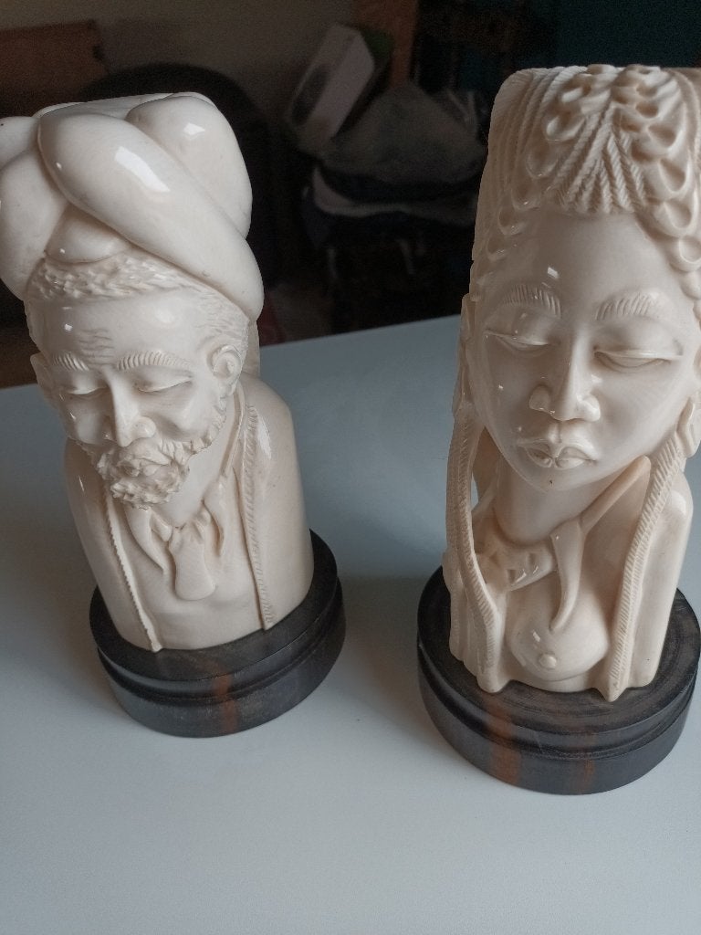 Statues africaines en ivoire sur socle en bois, Antiquités & Art, Art | Sculptures & Bois, Autres sujets, Enlèvement, Autres matériaux
