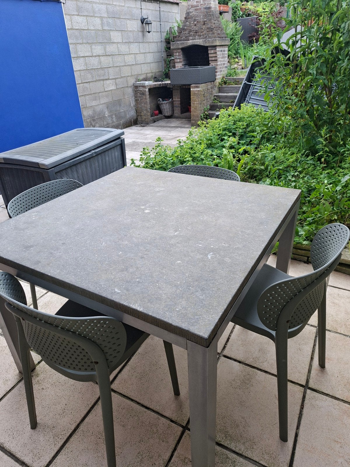 Table de jardin carrée en pierre naturelle solide (pierre bl, Jardin & Terrasse, Enlèvement, Comme neuf, Carré, Autres matériaux
