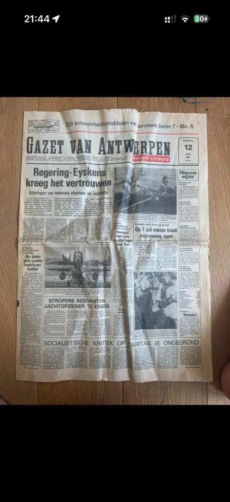 Journal ancien Gazet van Antwerpen 12 juin 1981, Collections, Enlèvement ou Envoi, 1980 à nos jours, Journal