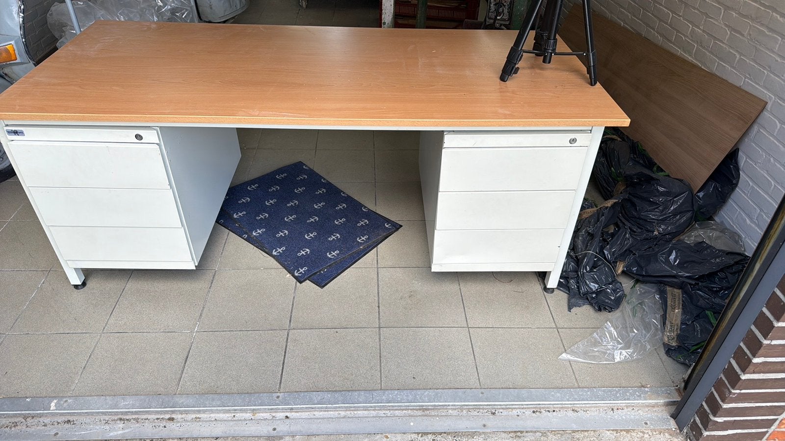 Bureau gratis af te halen, Huis en Inrichting, Bureaus, Ophalen, Zo goed als nieuw