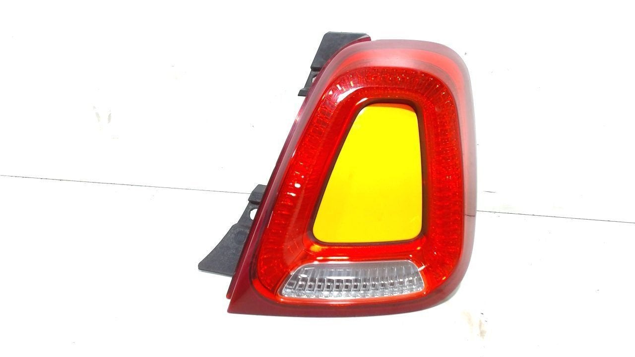 Achterlicht carrosserie rechts Fiat 500C, Onderdelen@venauto.nl, Van der Ven Autorecycling B.V., Gebruikt, Ettenseweg 76, 4706 PB Roosendaal, The Netherlands