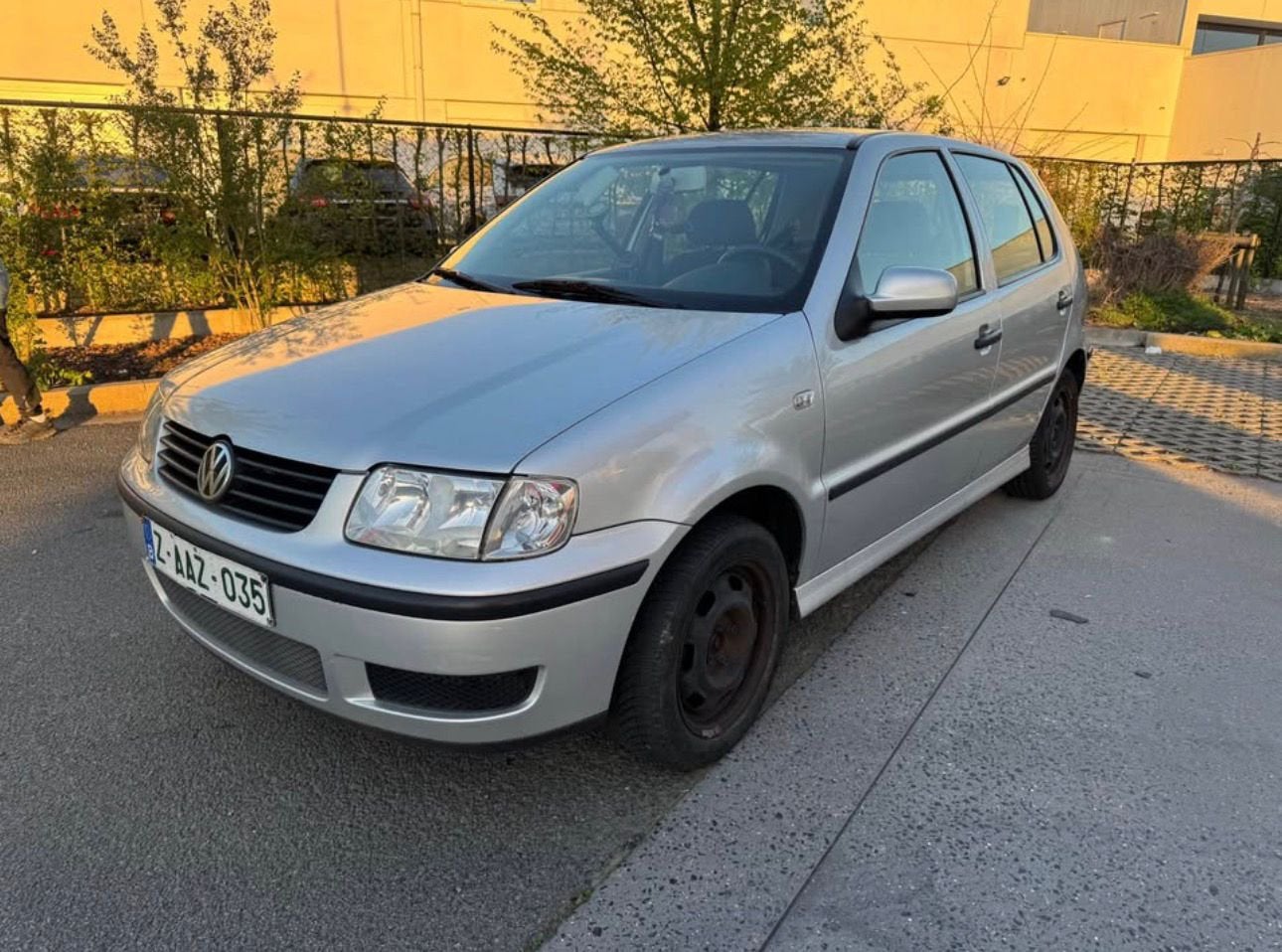 Polo 1.4 benzine, Autos, Argent ou Gris, Achat, Boîte manuelle, Noir