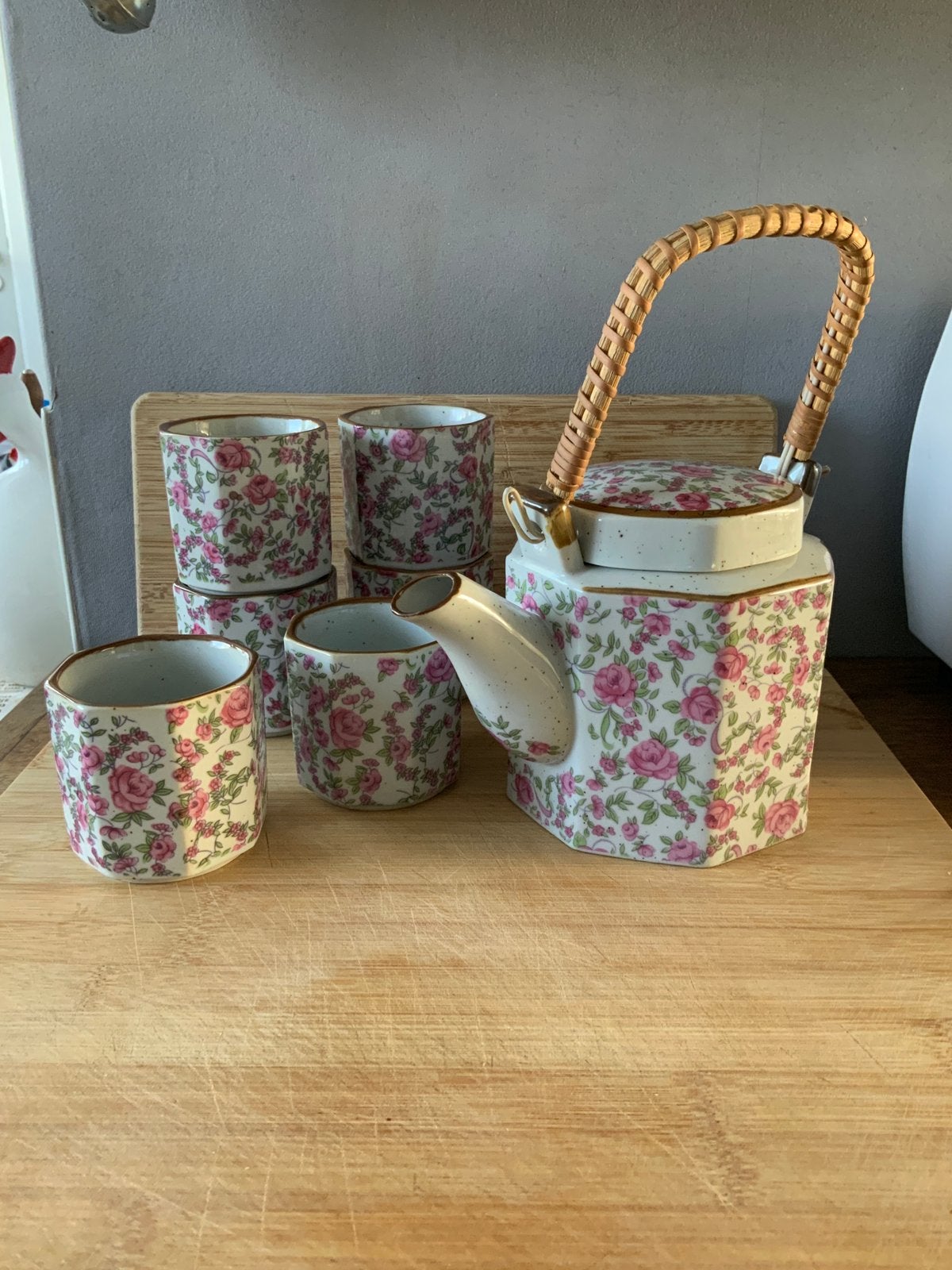 Theepot en 6 kopjes met bloemmotief, Huis en Inrichting, Ophalen, Nieuw, Overige typen