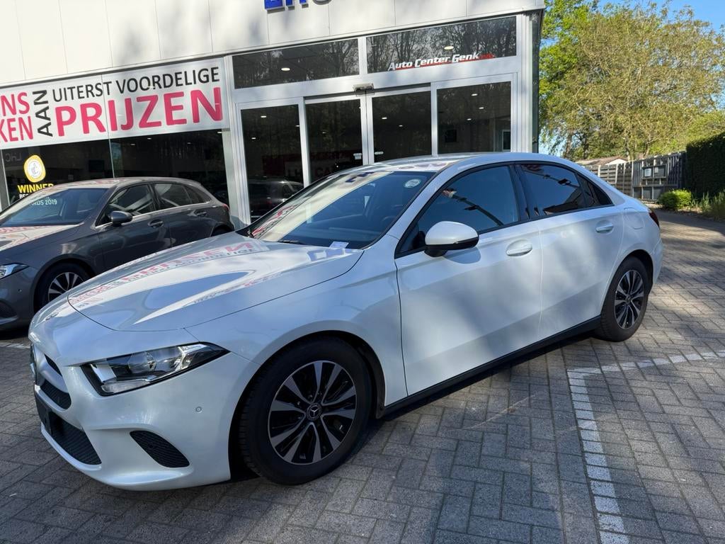 Mercedes A180 1332cc 136pk benzine  6 vites106000 klm Gps, Auto's, 100 kW, Stof, 4 cilinders, Bedrijf