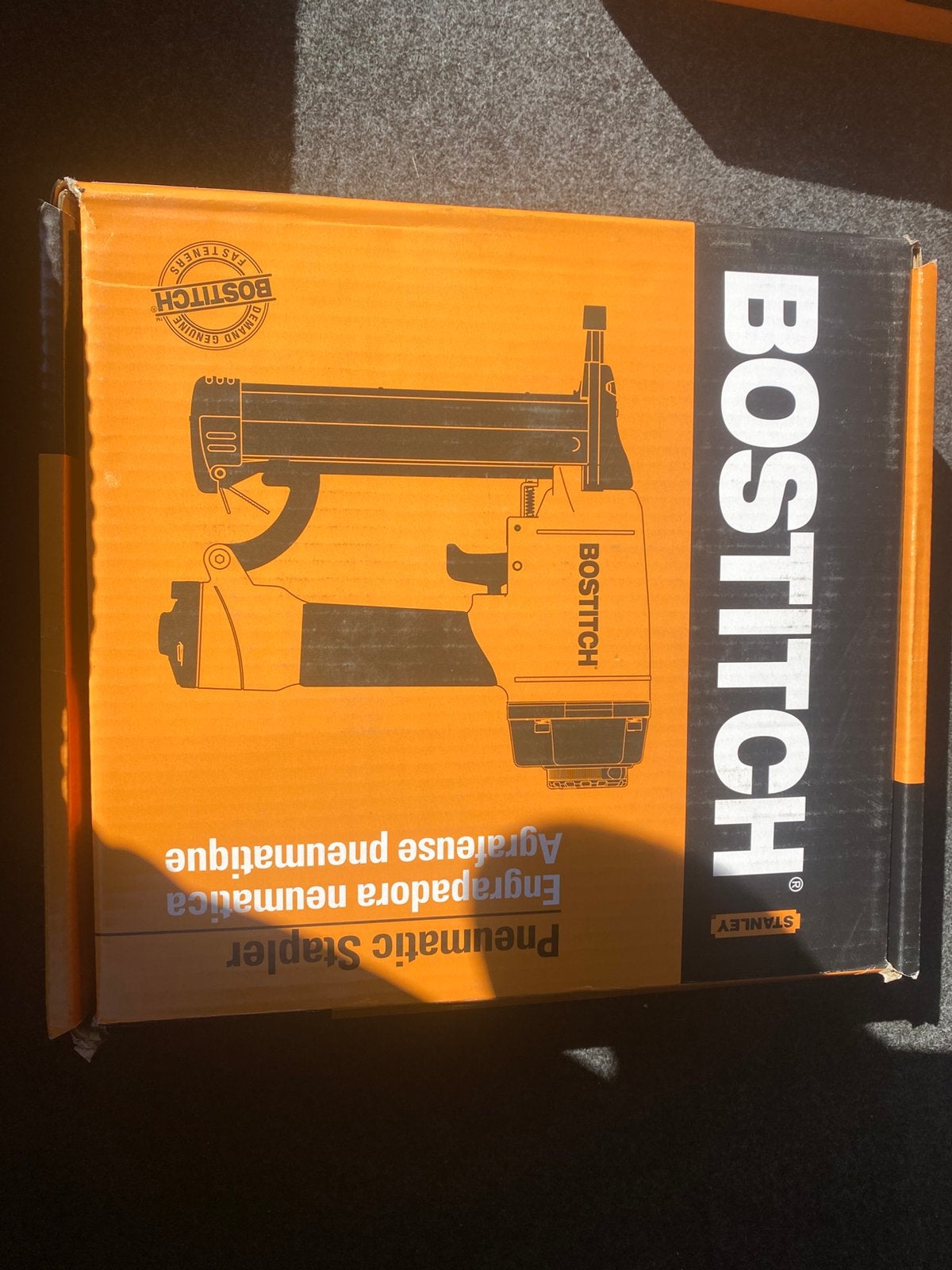 Agrafeuse pneumatique Bostitch neuve, Enlèvement, Comme neuf