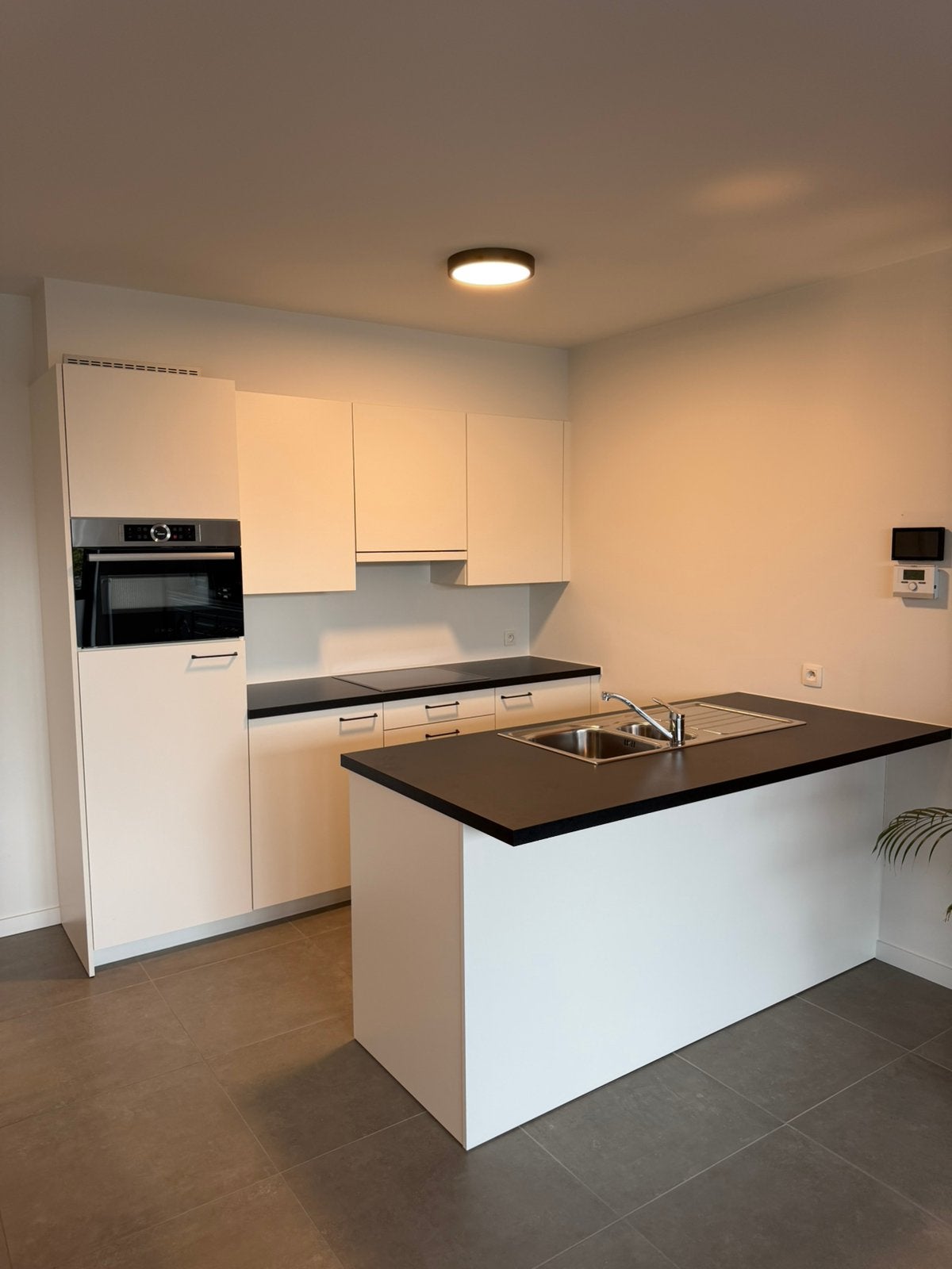 Complete showroomkeuken met Bosch toestellen, Huis en Inrichting, Ophalen, Wit, Overige typen, Nieuw