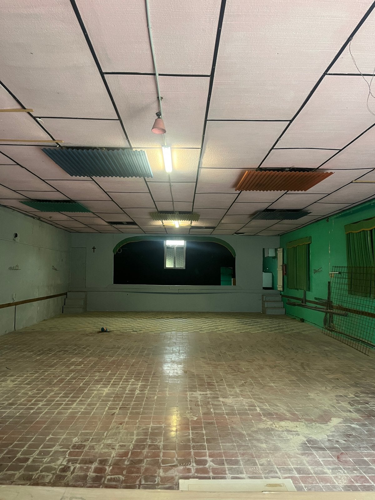 Ruime loods / schuur - garage 236m2 TE HUUR, Immo