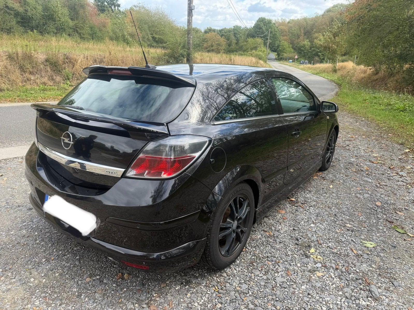 Opel astra GTC  sport full, Auto's, Opel, 4 deurs, Parkeersensor, Zwart, Zwart