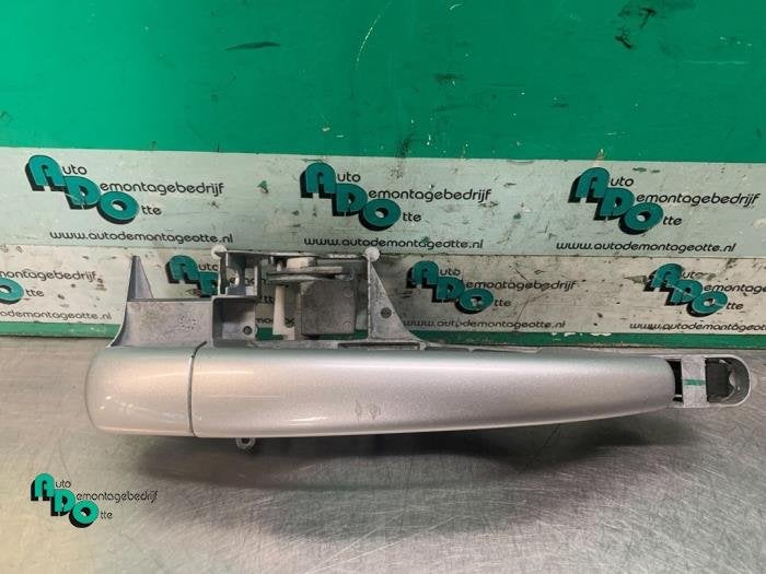 Poignée portière 2portes droite d'un Peugeot 207 (207 06-), -, 3 mois de garantie, Utilisé, -