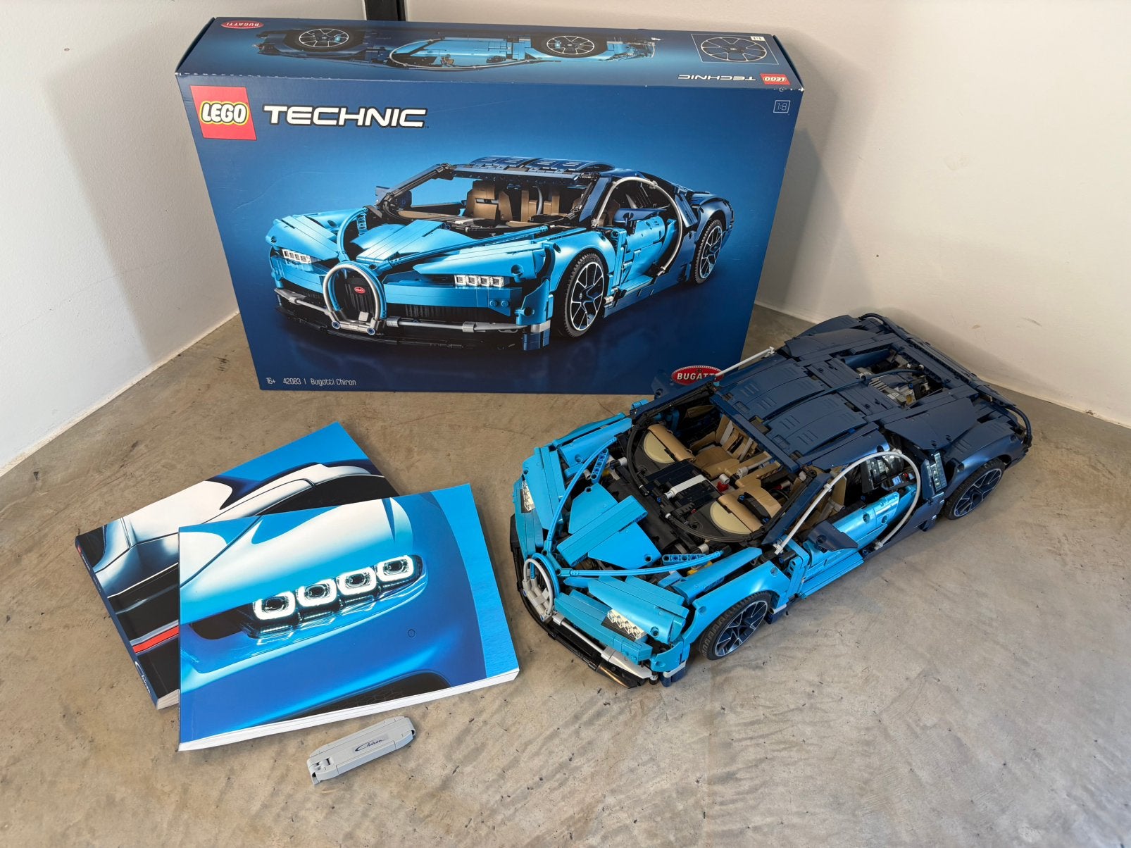 Lego technique Bugatti Chiron, Verzamelen, Speelgoed, Zo goed als nieuw, Ophalen