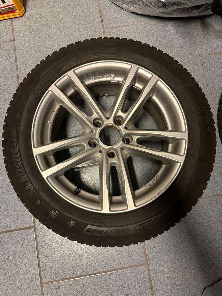 Pneus + jantes BMW 225/55/R17, Autos : Pièces & Accessoires, Enlèvement, Pneus hiver, Pneu(s)