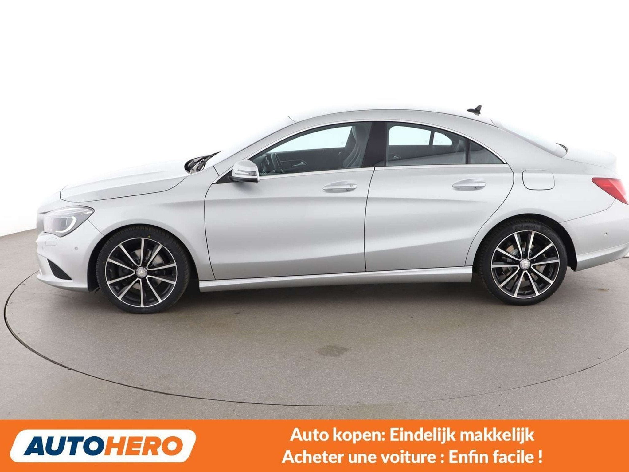 Mercedes-Benz CLA-Klasse 180 CLA 180 Urban, Achat, 4 portes, Boîte manuelle, Noir