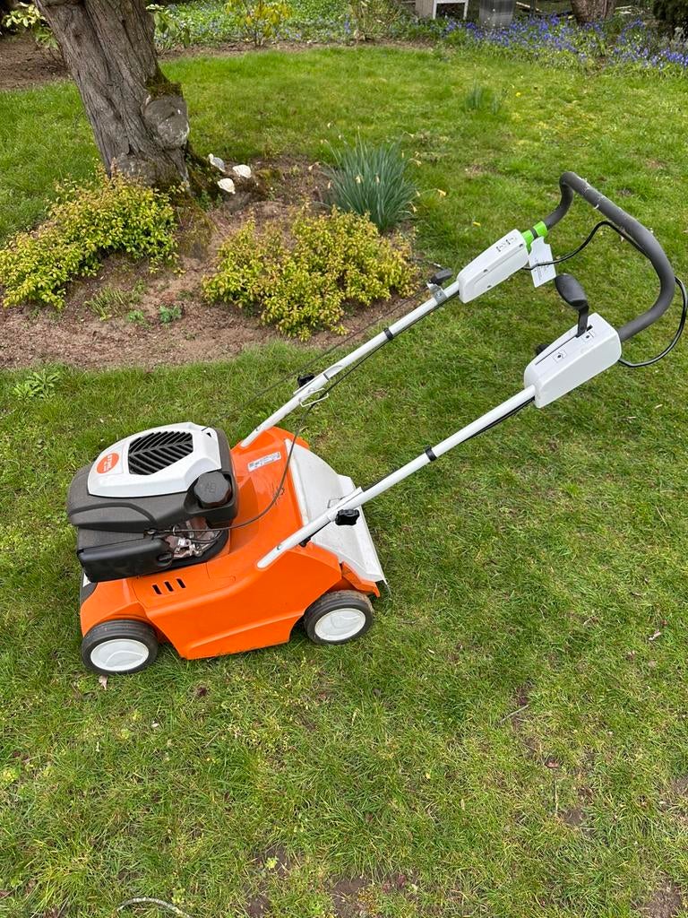 Stihl RL540 verticuteermachine, Tuin en Terras, Grasmaaiers, Zo goed als nieuw, Benzine-grasmaaier, Ophalen of Verzenden