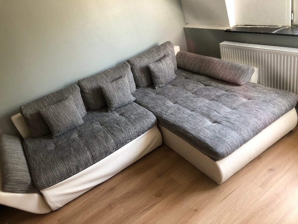 Grote moderne hoekbank grijs/wit + kussens, Huis en Inrichting, Zetels | Zetels, Ophalen, Gebruikt, 150 tot 200 cm, Driepersoons