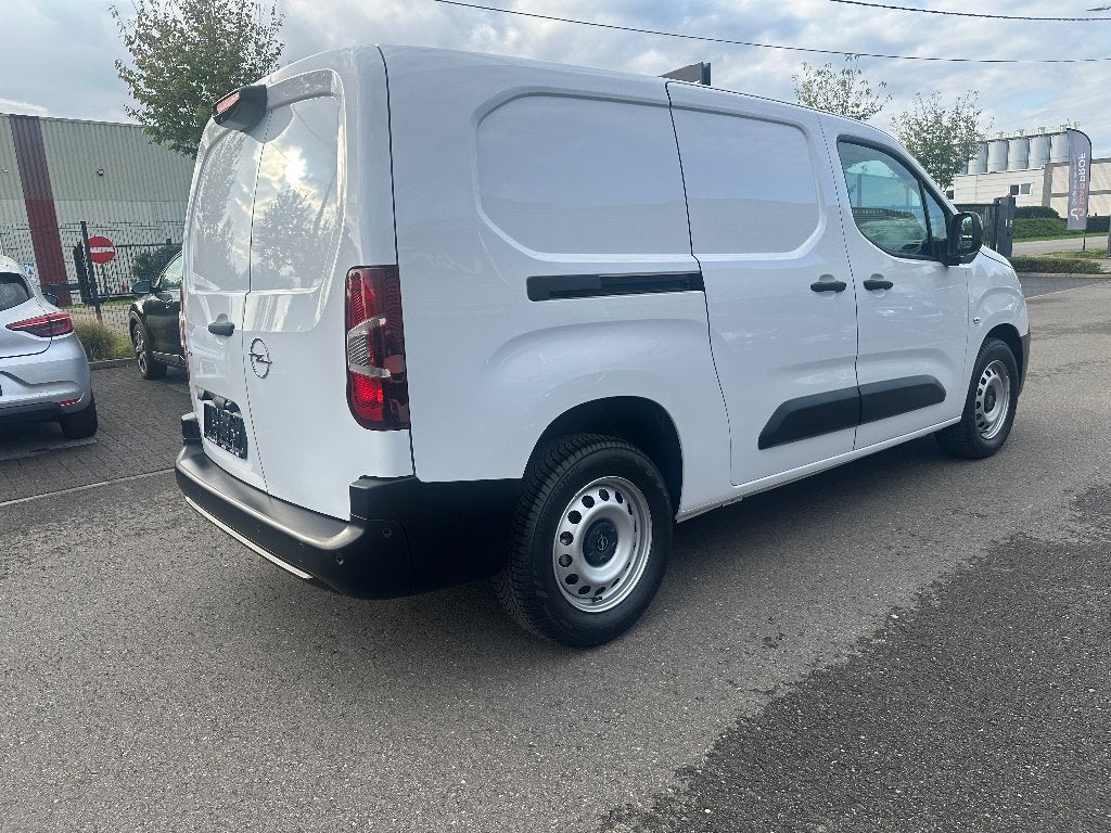 Opel Combo LICHTE VRACHT, L2, 1.5D, NIEUW! CARPLAY / CAMERA, Auto's, Voorwielaandrijving, Stof, Euro 6, 4 cilinders