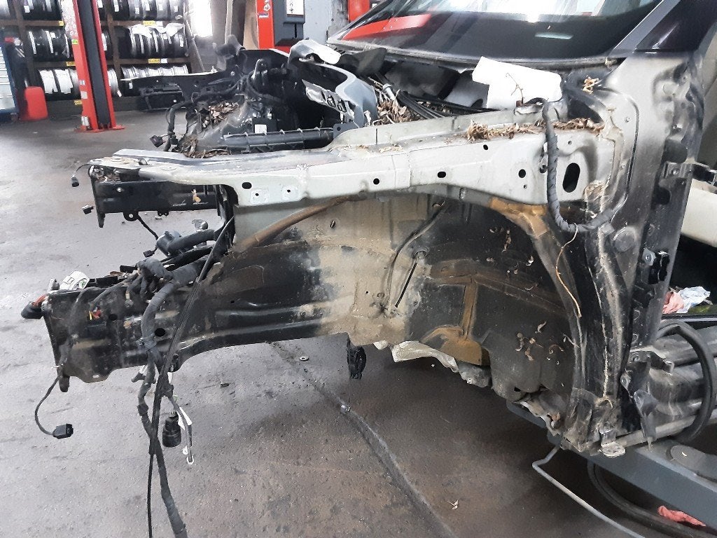 PARE BOUE AVANT GAUCHE Audi Q3 (F3B) (01-2018/06-2021), Auto-Union-Straße  1,
85057  Ingolstadt, DE, Garde-boue, Info@audi.de
