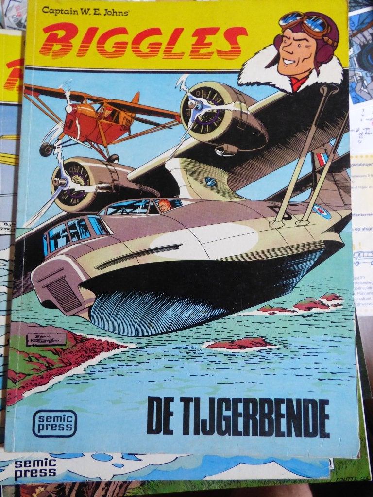 biggles , de tijgerbende ,  softcover in heel goede staat, Boeken, Ophalen of Verzenden