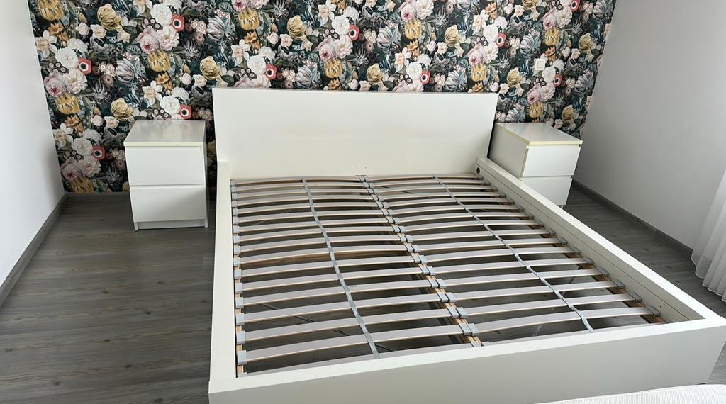 Bed 2 persoons ikea met 2 nachtkastjes, Ophalen, Zo goed als nieuw