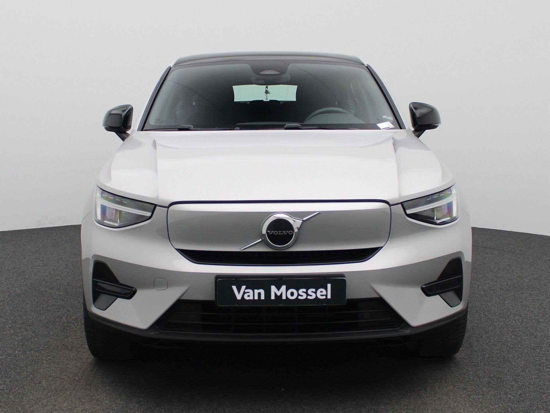 Volvo C40 Recharge Core (automatique), Argent ou Gris, Achat, https://public.car-pass.be/vhr/55c71c23-932e-4406-b891-6526de071348