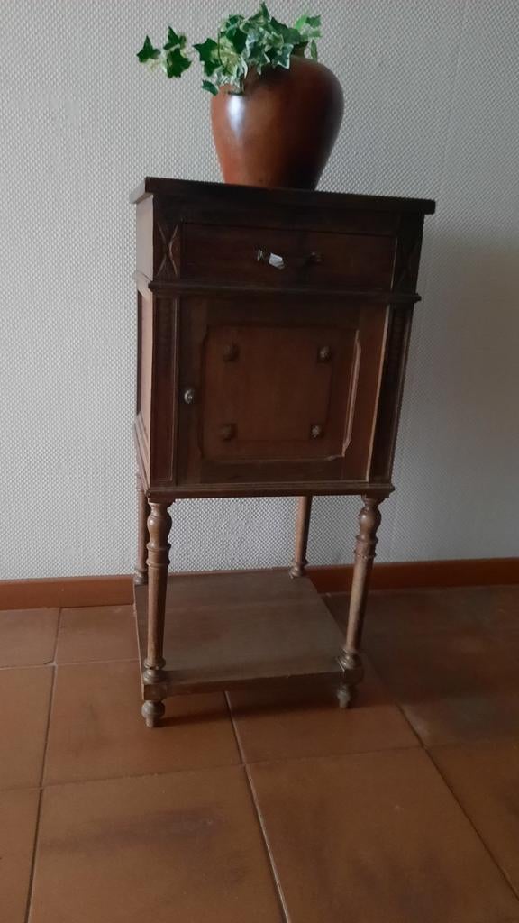 Oud kastje / nachtkastje met art deco handgreep, Ophalen