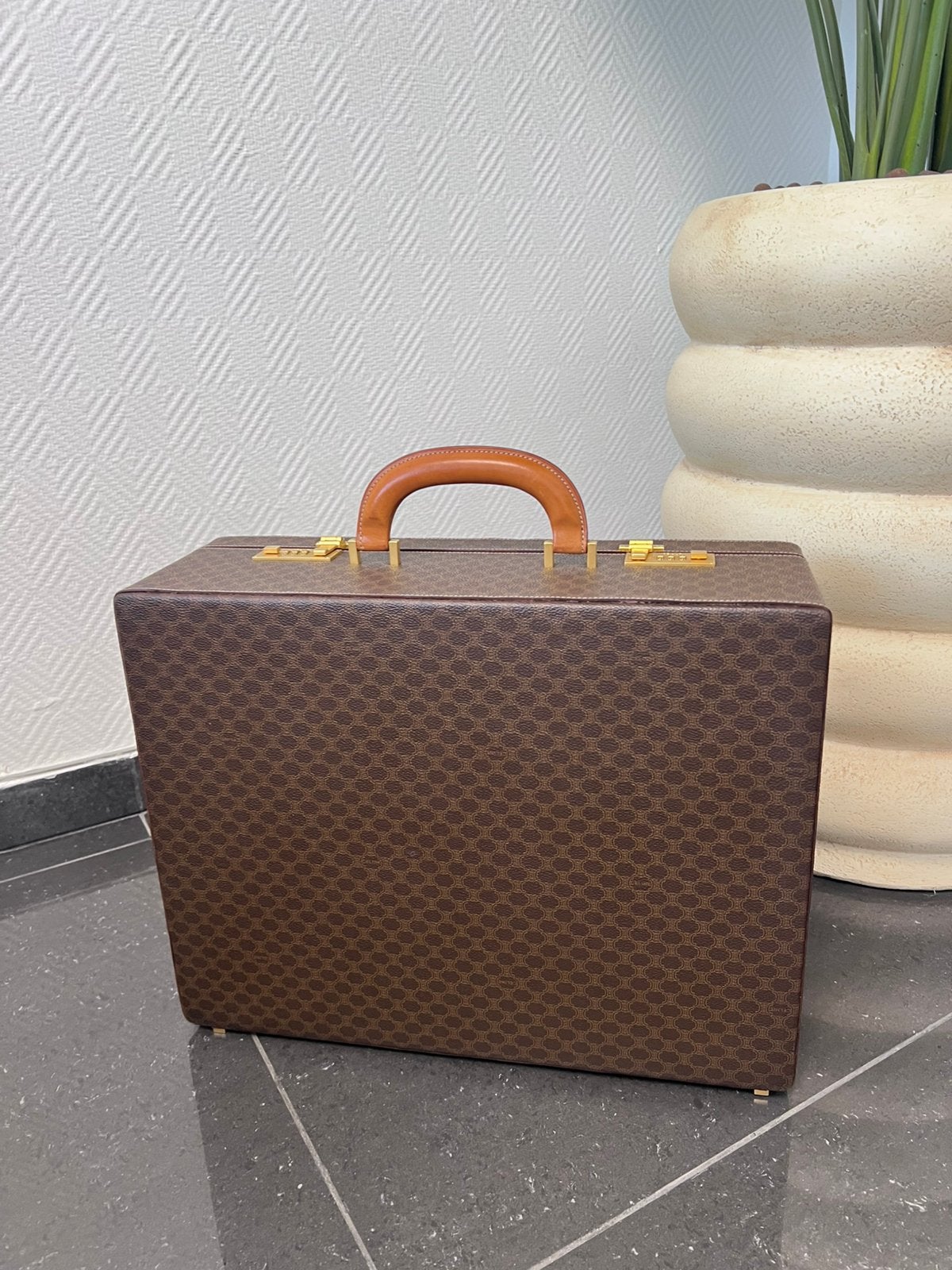 Mallette CÉLINE vintage impeccable, Bijoux, Sacs & Beauté, Valises, Enlèvement ou Envoi, Comme neuf
