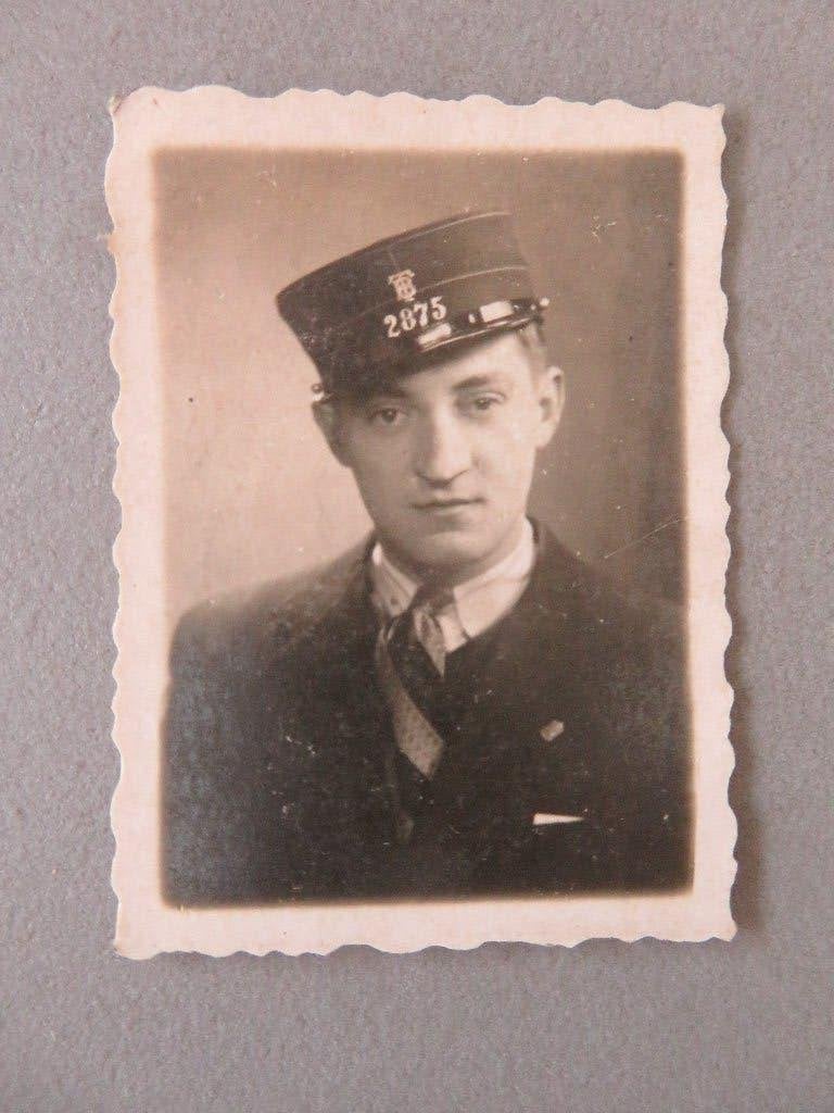 oud fotootje tram- of treinbestuurder ? 1941, Verzamelen, Verzenden, Zo goed als nieuw, Tram, Kaart of Prent