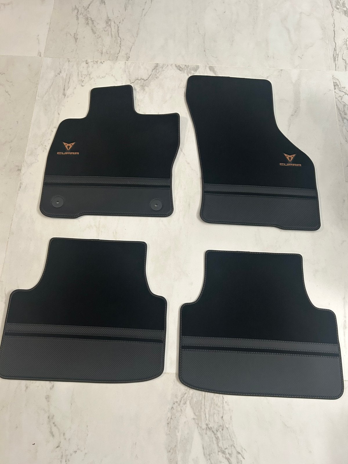 Tapis de sol Cupra, Enlèvement, Neuf