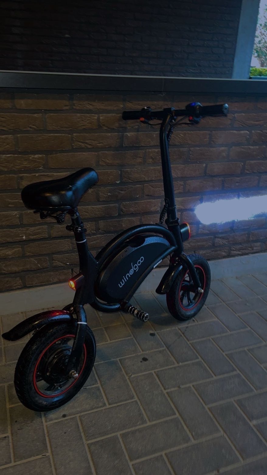 Kleir zwart merk windgoo het koste 200 euro, Fietsen en Brommers, Minder dan 30 km per accu, Gebruikt, Minder dan 47 cm, Ophalen