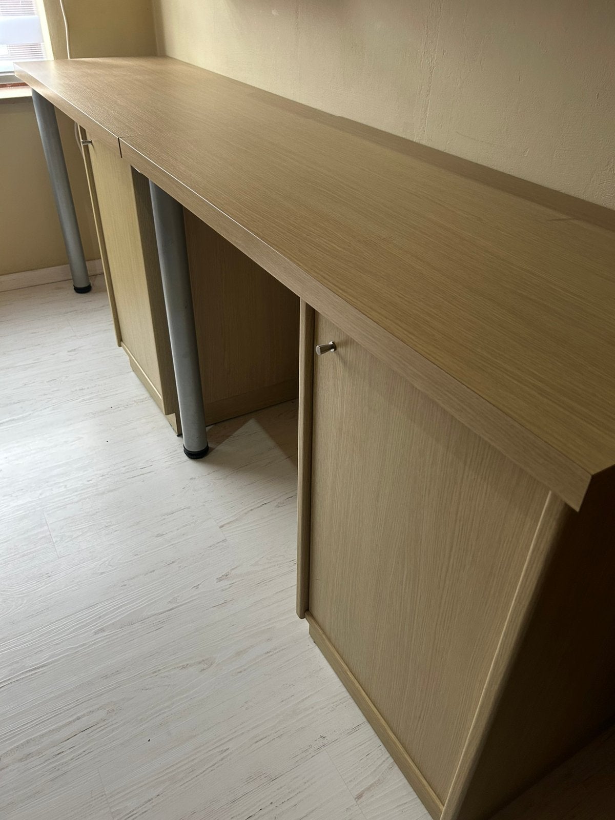 2 bureaux et chaises GRATUITS, Enlèvement, Comme neuf