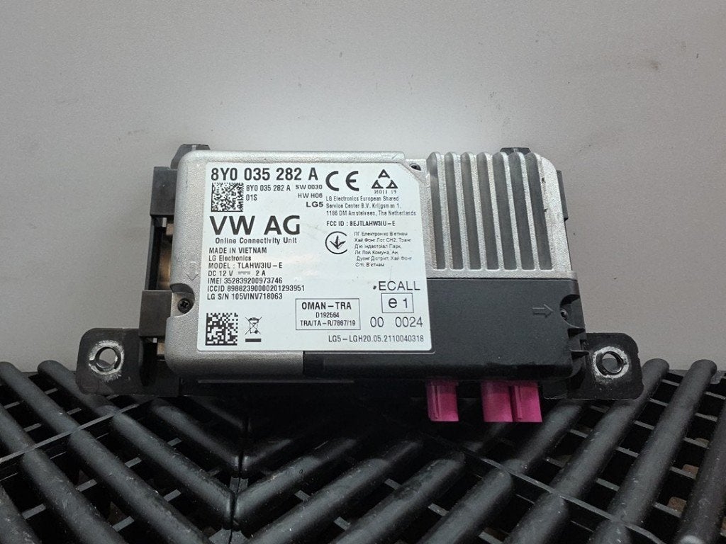 COMPUTER TELEFOON Audi A3 Limousine (8YS) (|8Y0035282A|), Info@audi.de, Audi, Audi AG, Gebruikt