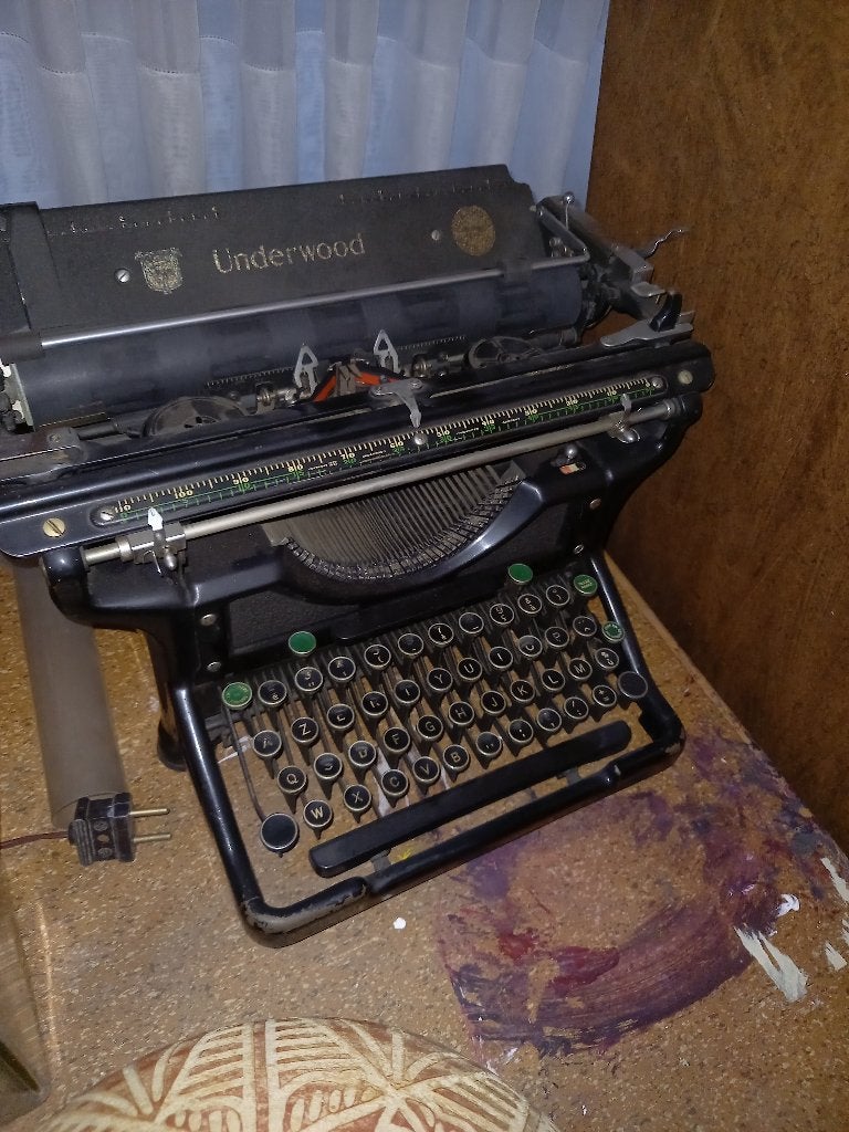 ancienne machine à écrire, Enlèvement