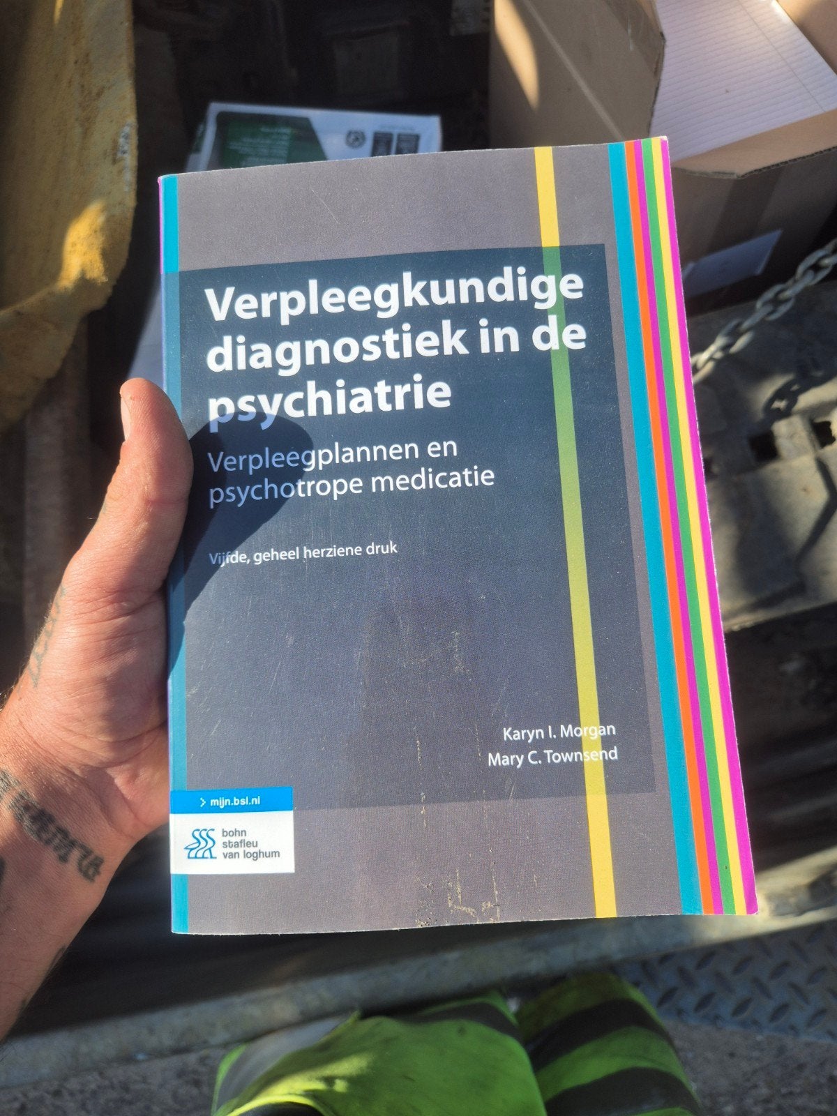 School boeken verpleegkunde, Enlèvement