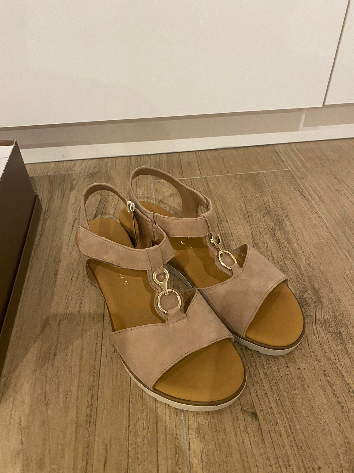 NIEUW! GABOR mooie sandalen maat 42, Kleding | Dames, Schoenen, Ophalen, Zo goed als nieuw