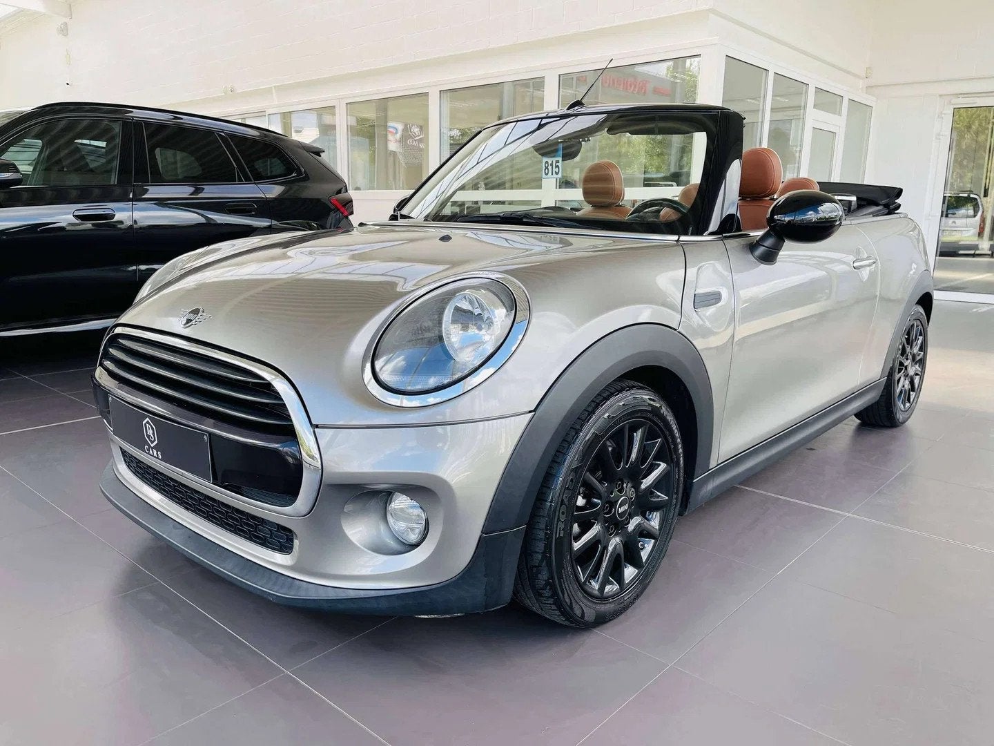 MINI Cabrio Cooper 1.5iA * GARANTIE + LED + GPS PRO + CUIR *, Auto's, 4 zetels, Gebruikt, Euro 6, Cabriolet