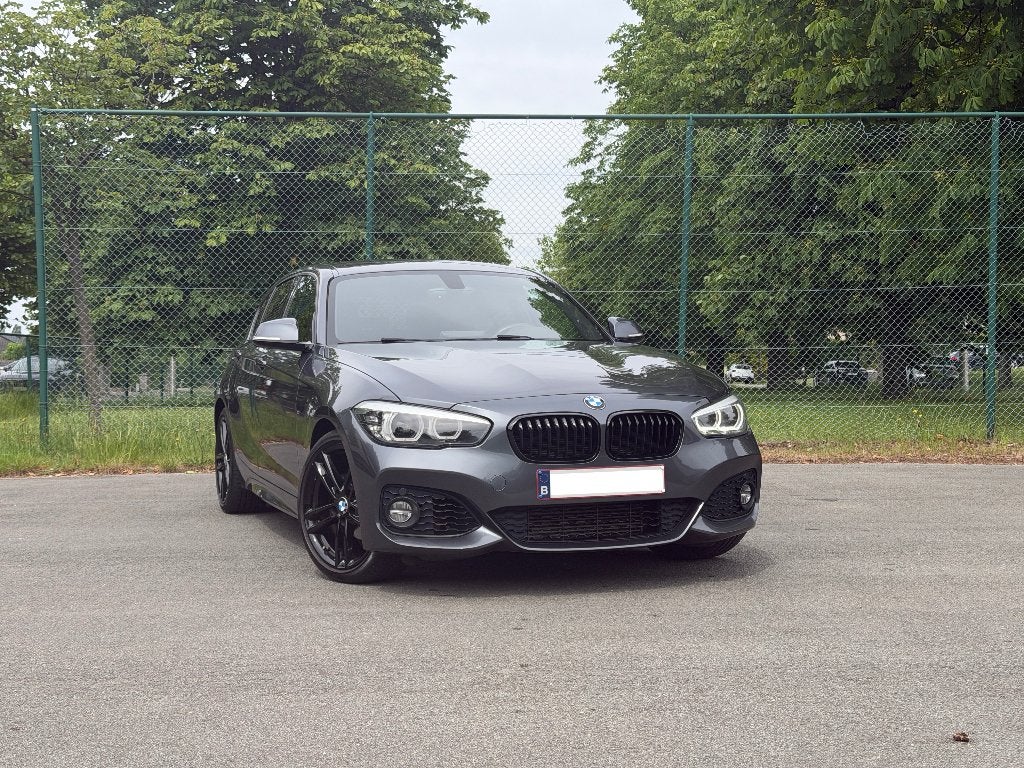 BMW 118I LCI Automatique Mpack Shadow Line, Autos, 100 kW, Argent ou Gris, Achat, Euro 6
